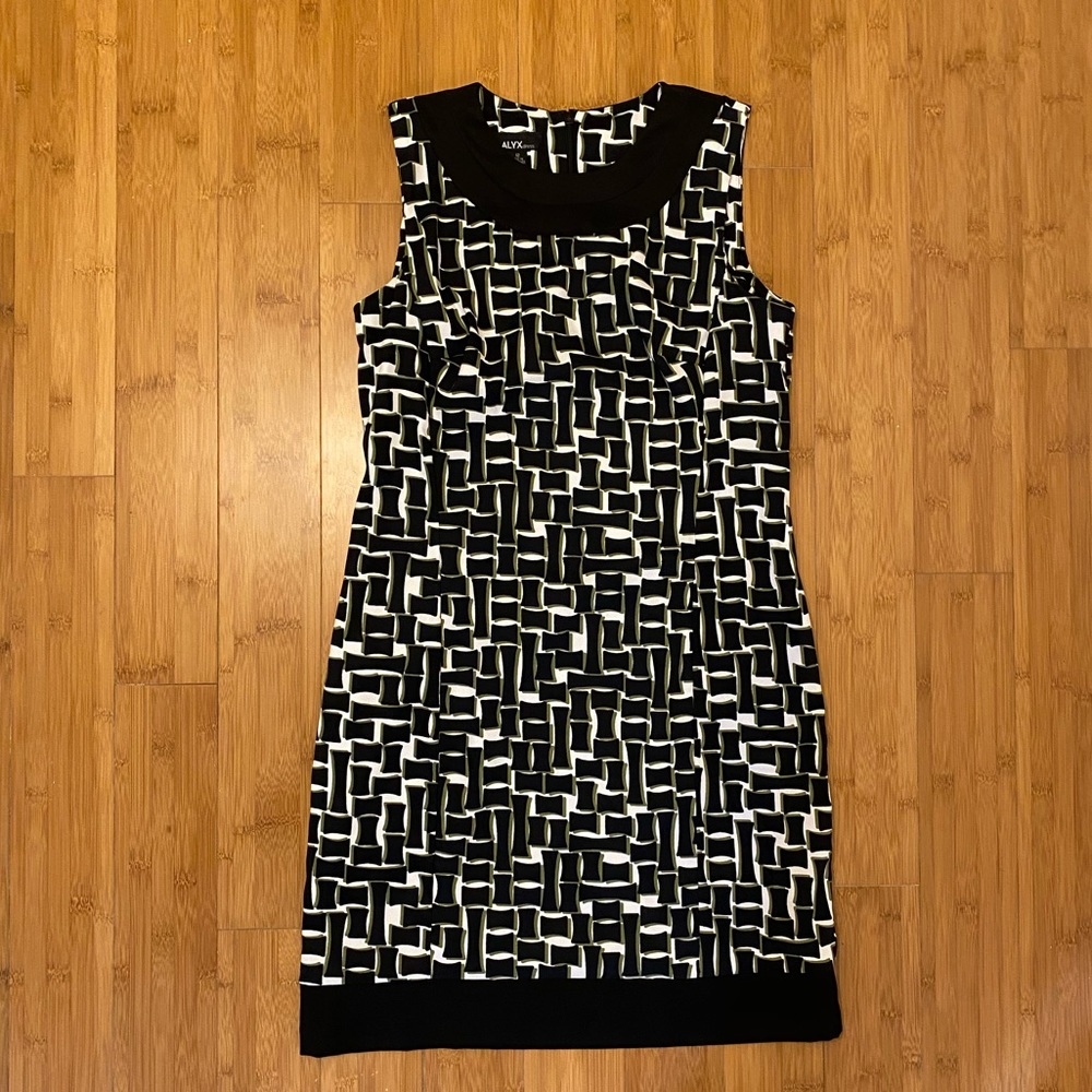 Geometric Print Dress with black and green print